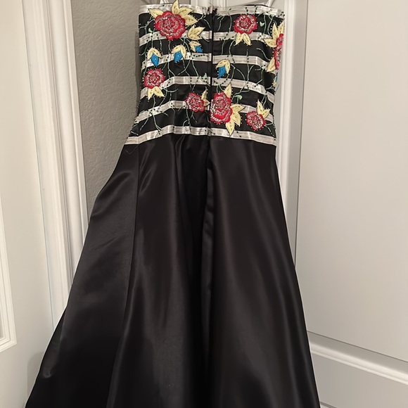 black formal dress - Picture 3 of 4